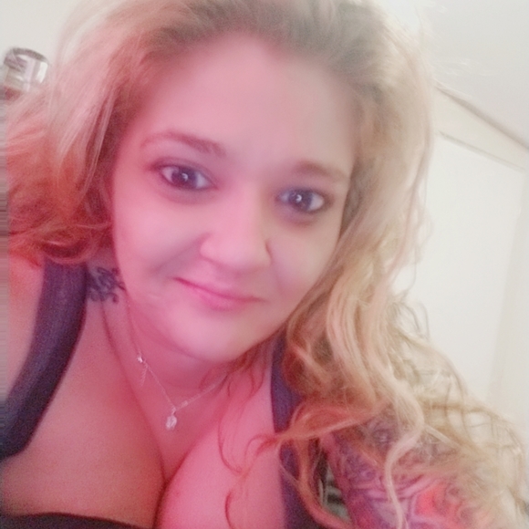 Meet your Posher, Elisha - Picture 2 of 5